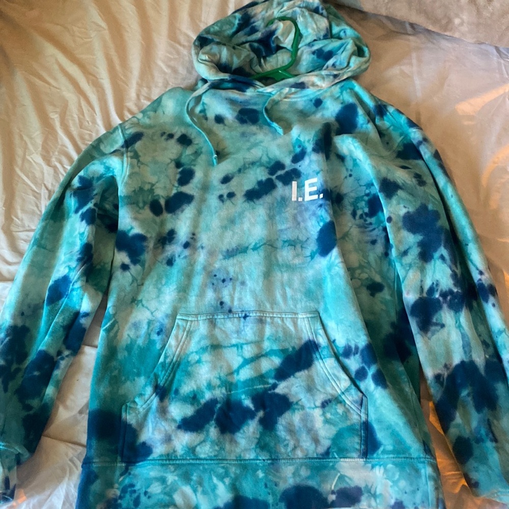 size small, blue tie dye, Ivory Ella hoodie